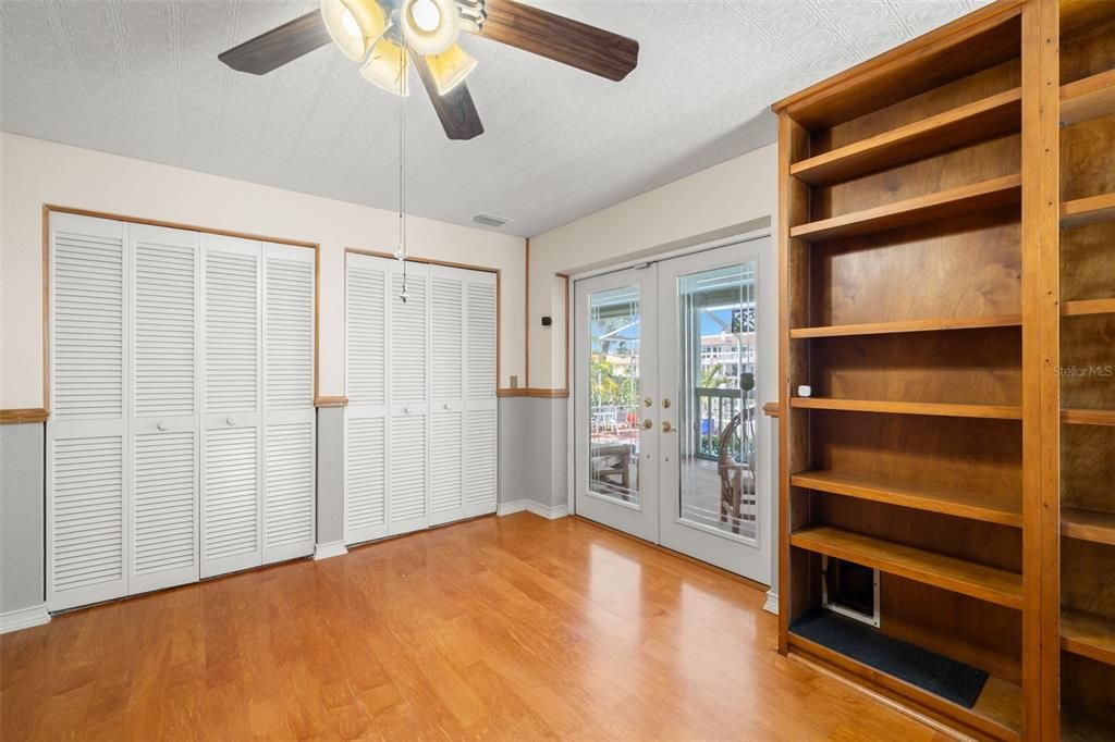 Activo con contrato: $1,570,000 (4 camas, 3 baños, 2651 Pies cuadrados)