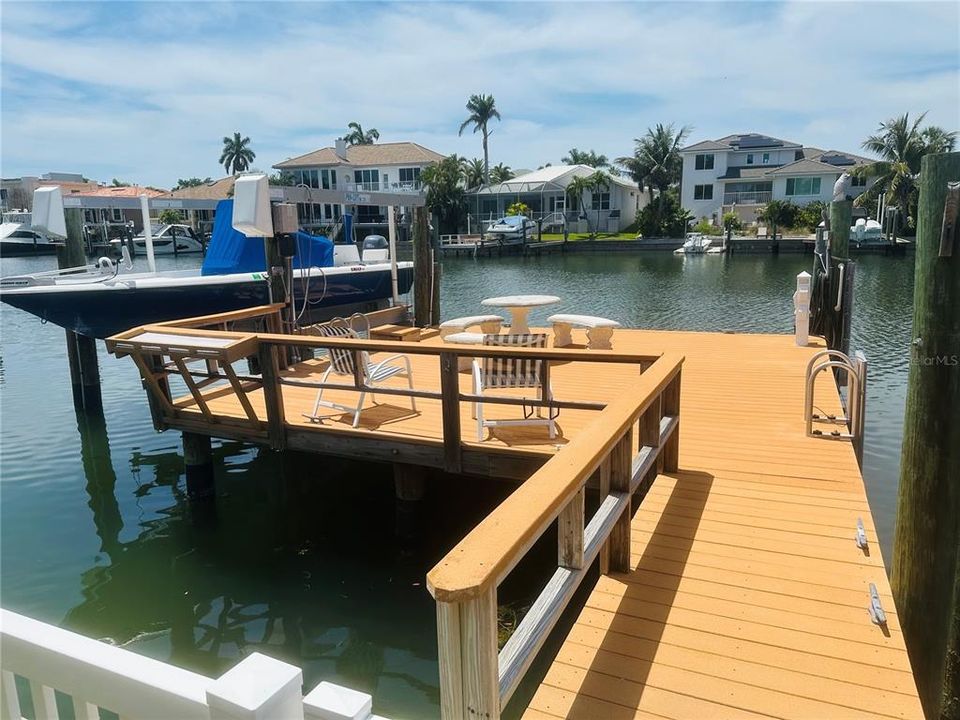 Activo con contrato: $1,570,000 (4 camas, 3 baños, 2651 Pies cuadrados)