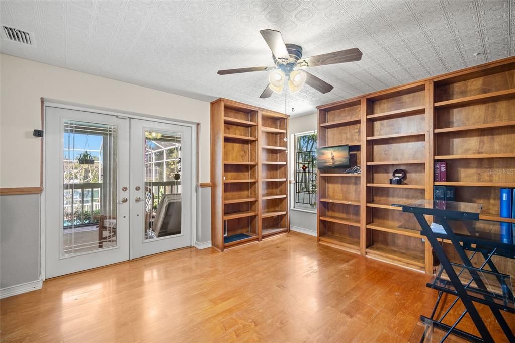 Activo con contrato: $1,570,000 (4 camas, 3 baños, 2651 Pies cuadrados)