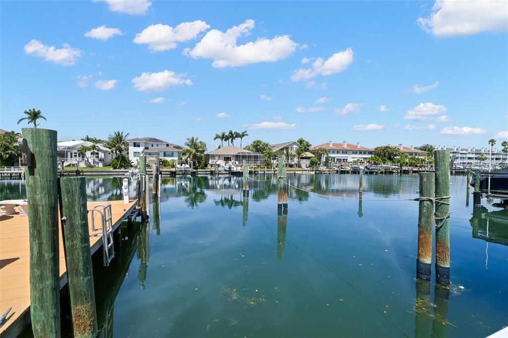 Activo con contrato: $1,570,000 (4 camas, 3 baños, 2651 Pies cuadrados)