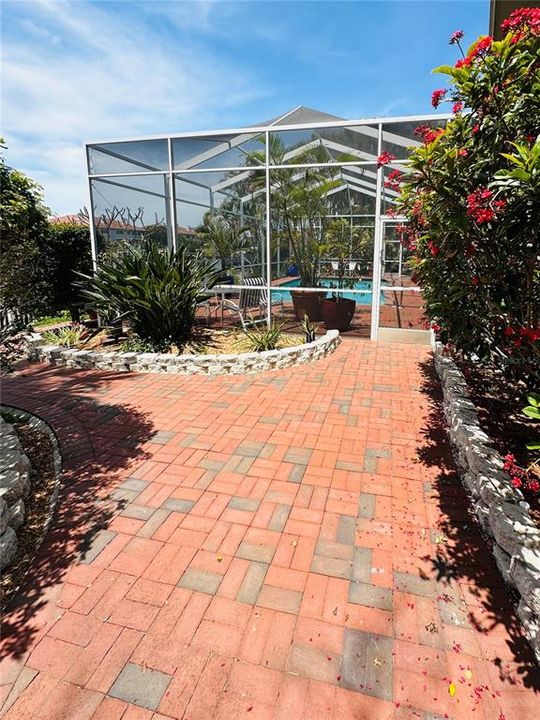 Activo con contrato: $1,570,000 (4 camas, 3 baños, 2651 Pies cuadrados)