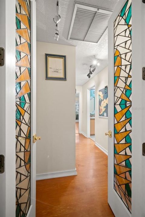 Activo con contrato: $1,570,000 (4 camas, 3 baños, 2651 Pies cuadrados)