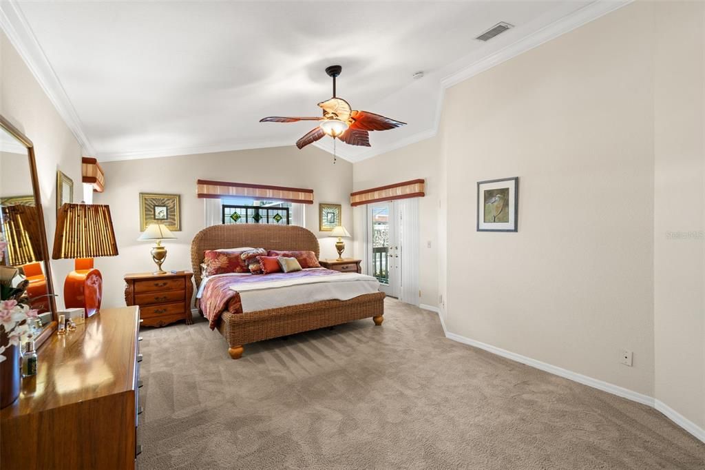 Activo con contrato: $1,570,000 (4 camas, 3 baños, 2651 Pies cuadrados)