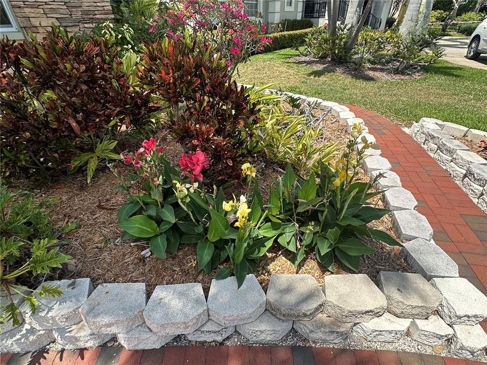 Activo con contrato: $1,570,000 (4 camas, 3 baños, 2651 Pies cuadrados)