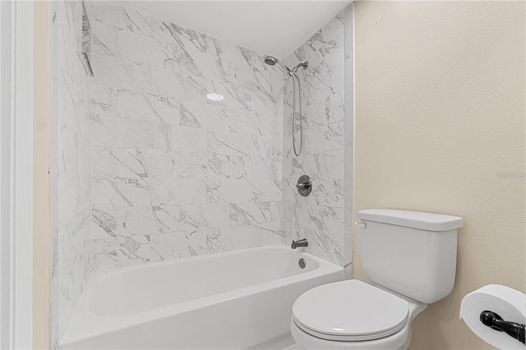 Под контрактом: $2,000 (2 спален, 2 ванн, 1115 Квадратных фут)