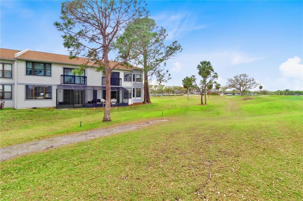 Под контрактом: $2,000 (2 спален, 2 ванн, 1115 Квадратных фут)