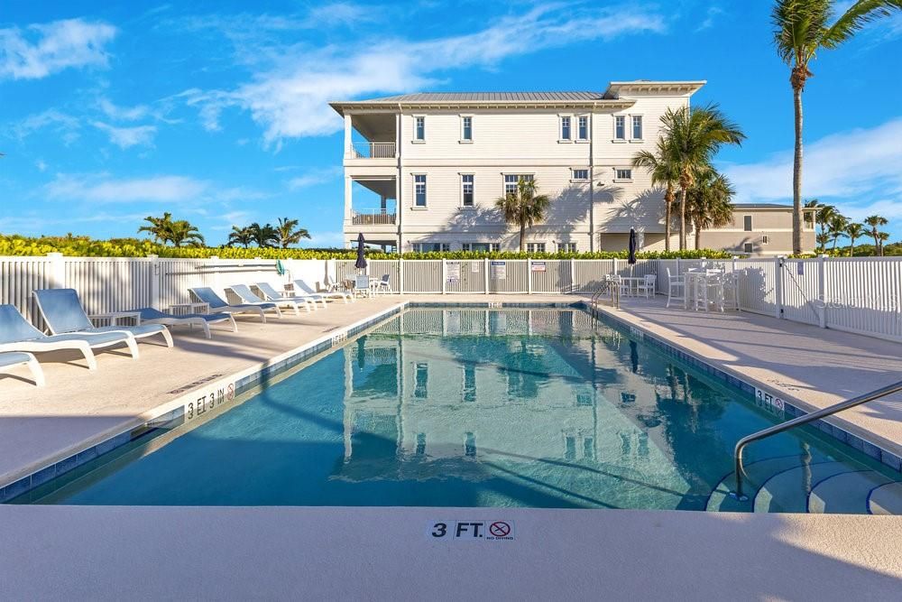 For Sale: $875,000 (0.10 acres)