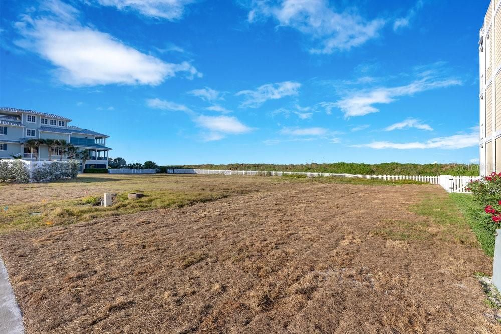 For Sale: $875,000 (0.10 acres)