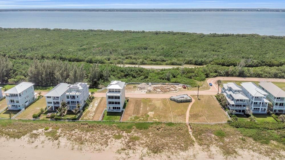 For Sale: $875,000 (0.10 acres)