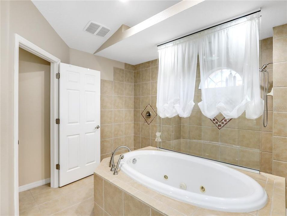 Active With Contract: $649,950 (4 beds, 3 baths, 3487 Square Feet)