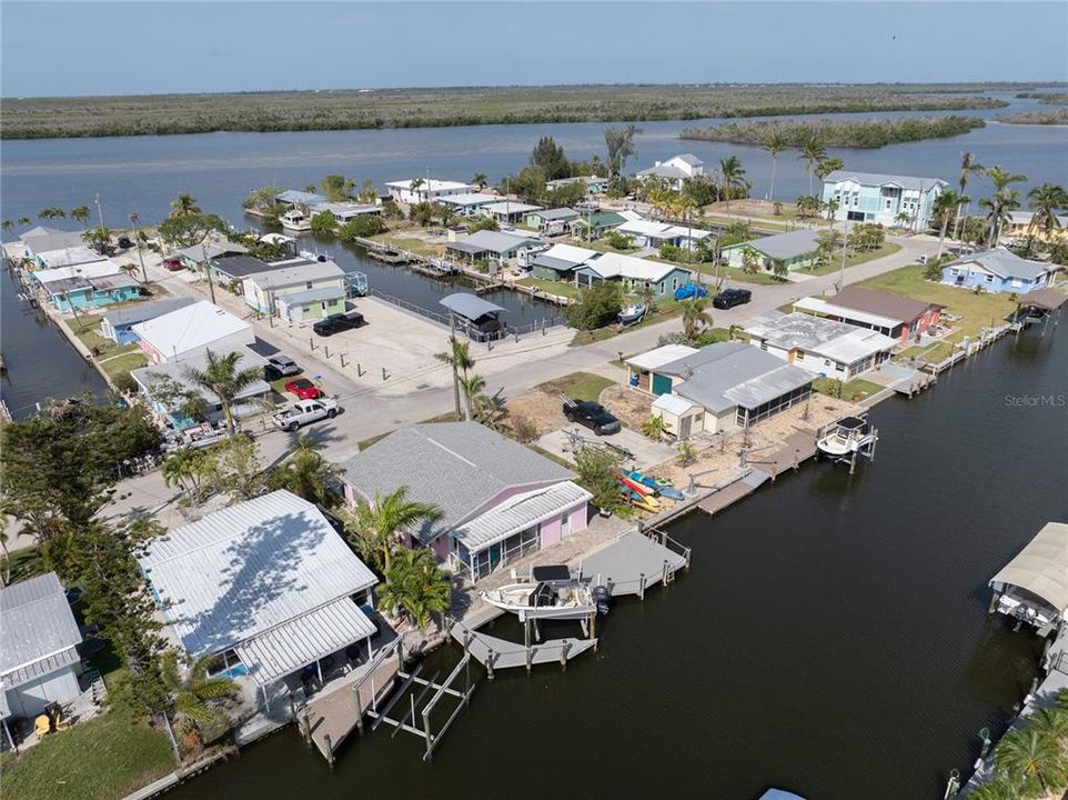 На продажу: $365,000 (2 спален, 2 ванн, 951 Квадратных фут)