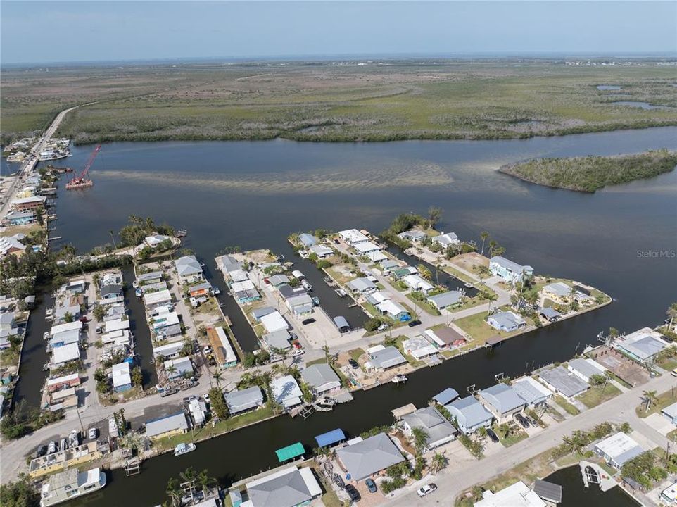 На продажу: $365,000 (2 спален, 2 ванн, 951 Квадратных фут)