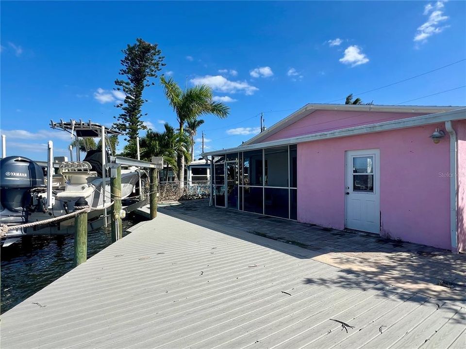 На продажу: $365,000 (2 спален, 2 ванн, 951 Квадратных фут)