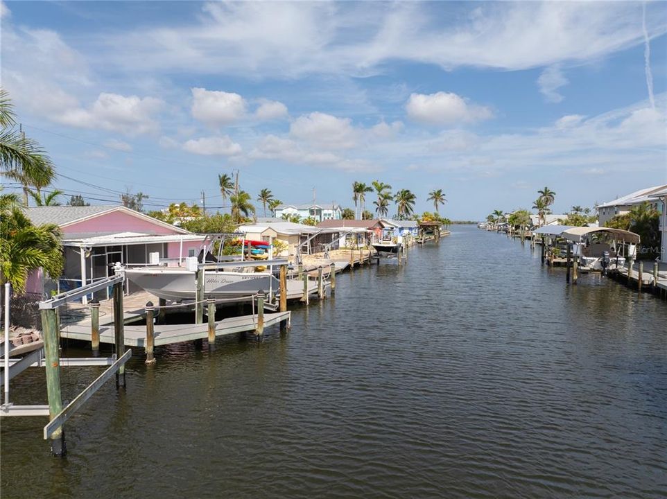 На продажу: $365,000 (2 спален, 2 ванн, 951 Квадратных фут)