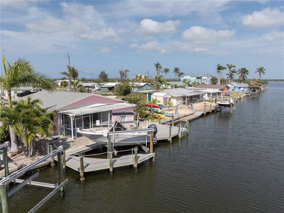 На продажу: $365,000 (2 спален, 2 ванн, 951 Квадратных фут)