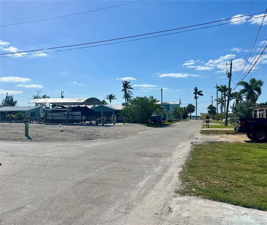 На продажу: $365,000 (2 спален, 2 ванн, 951 Квадратных фут)