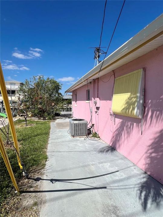 На продажу: $365,000 (2 спален, 2 ванн, 951 Квадратных фут)