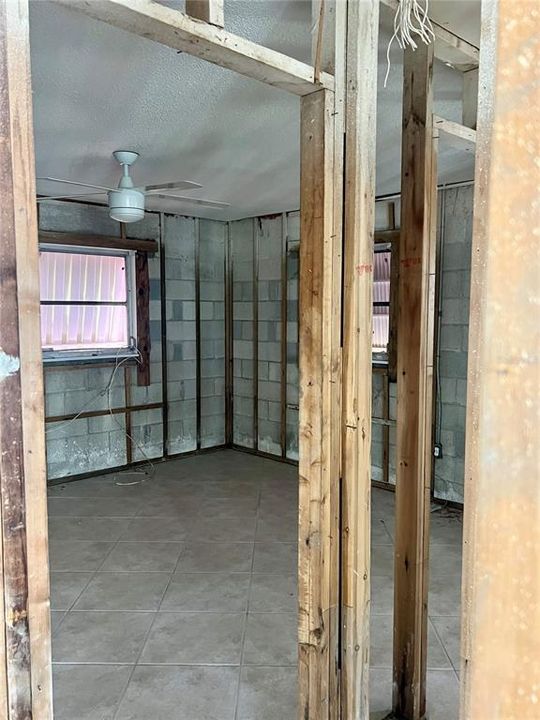 На продажу: $365,000 (2 спален, 2 ванн, 951 Квадратных фут)