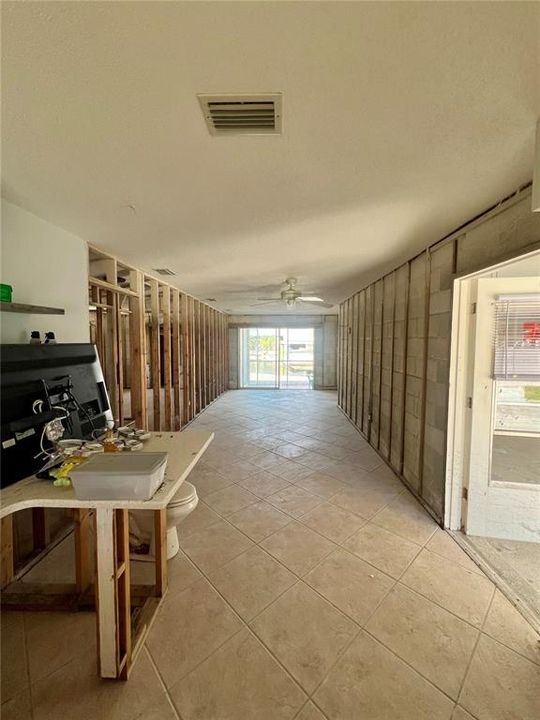 На продажу: $365,000 (2 спален, 2 ванн, 951 Квадратных фут)