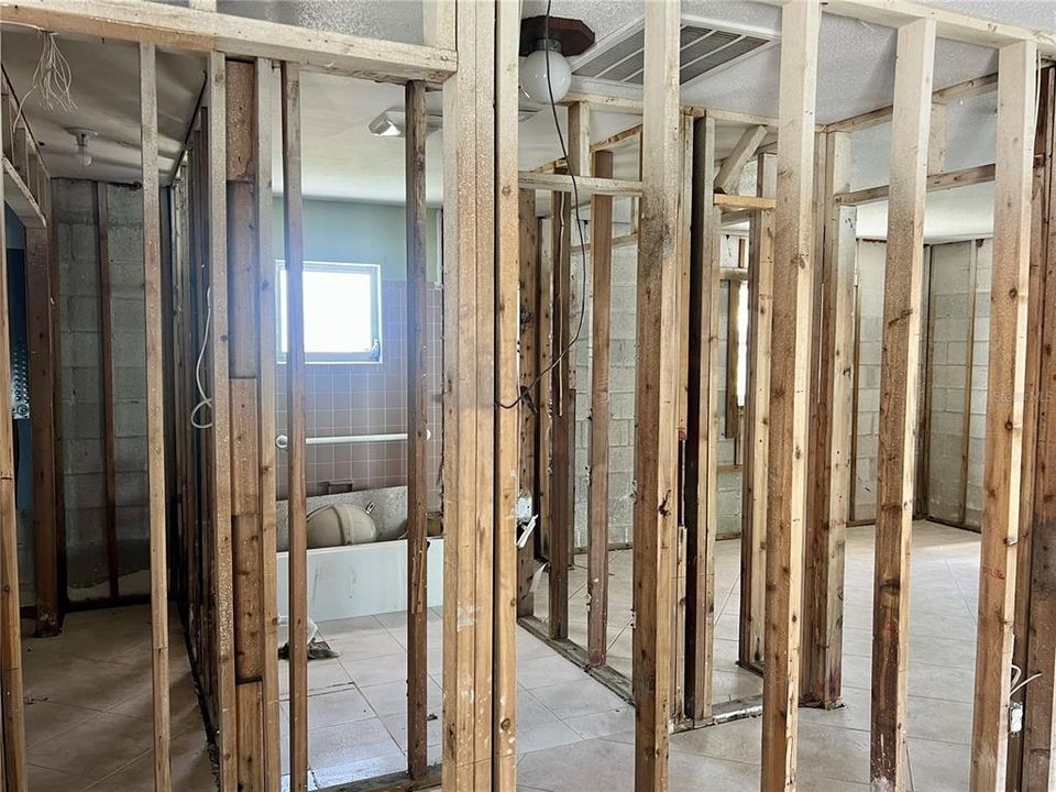 На продажу: $365,000 (2 спален, 2 ванн, 951 Квадратных фут)