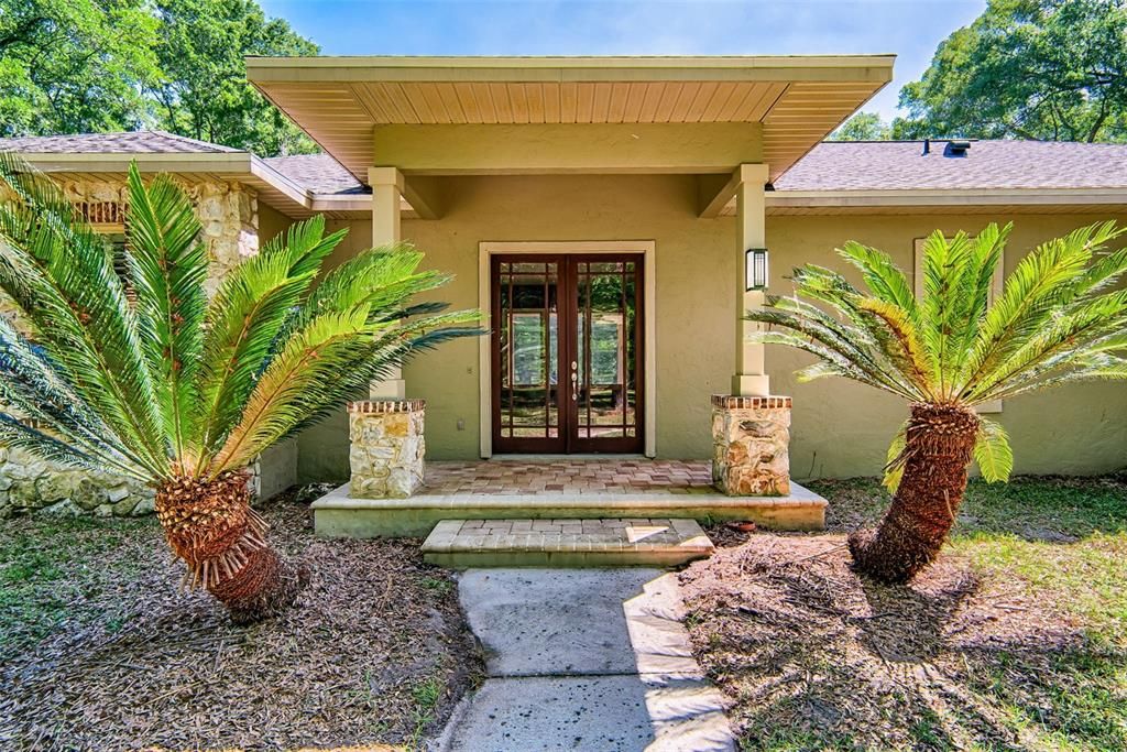 Recently Sold: $849,900 (4 beds, 3 baths, 2982 Square Feet)