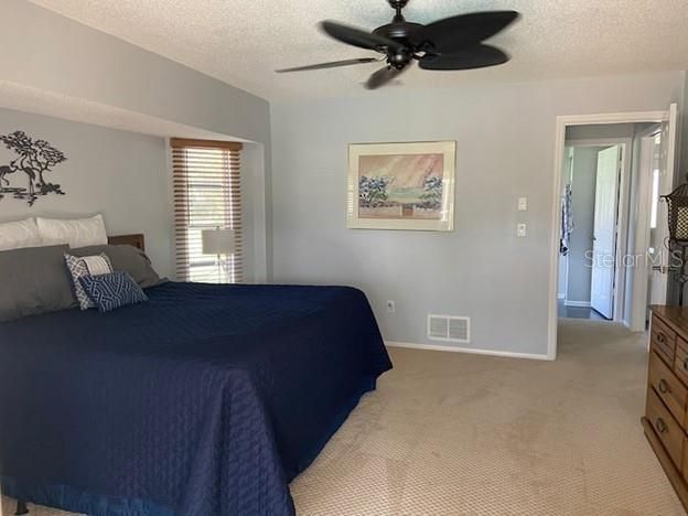 出租: $4,750 (3 贝兹, 2 浴室, 1959 平方英尺)