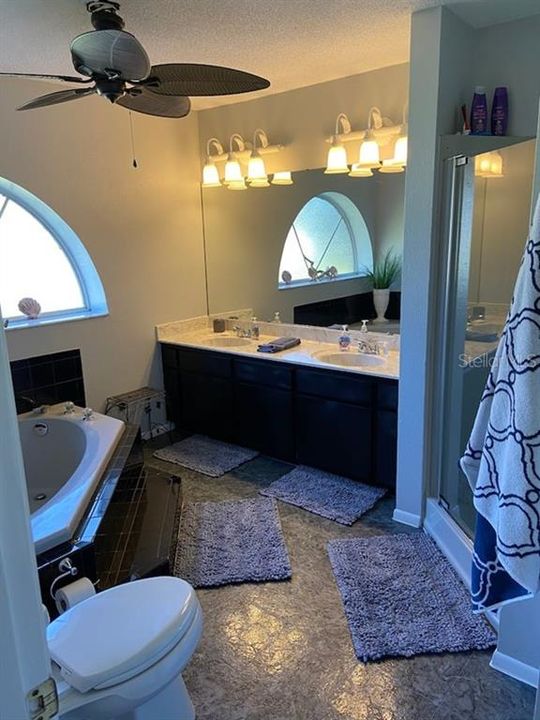 出租: $4,750 (3 贝兹, 2 浴室, 1959 平方英尺)