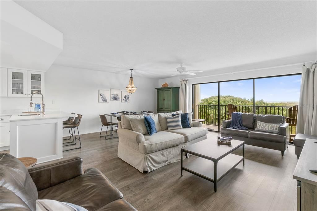 For Sale: $387,000 (3 beds, 2 baths, 1300 Square Feet)