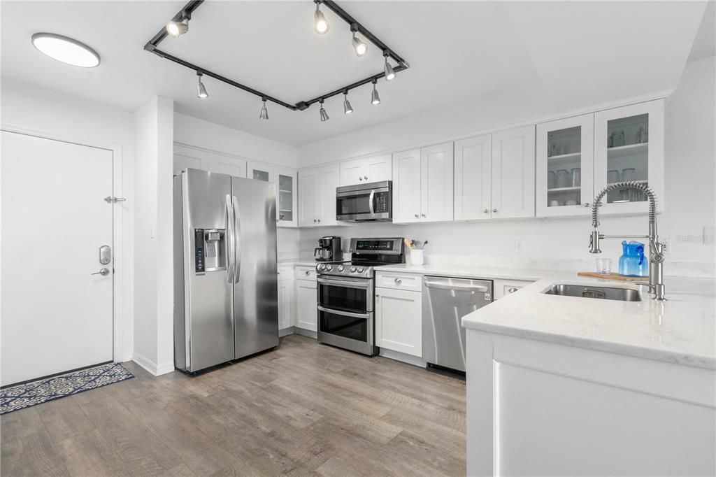 For Sale: $387,000 (3 beds, 2 baths, 1300 Square Feet)