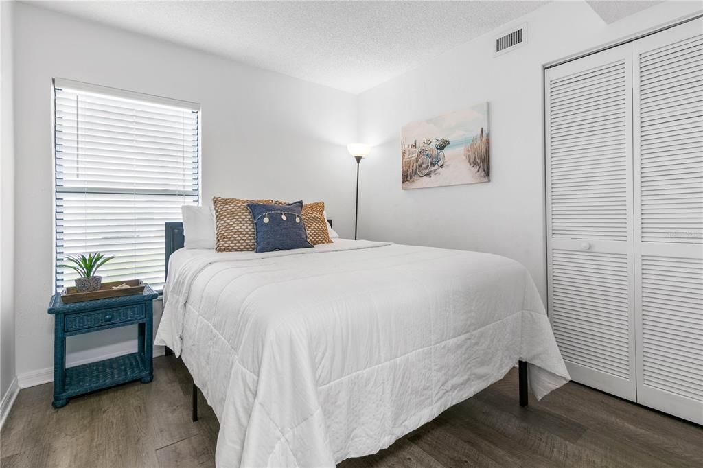 For Sale: $387,000 (3 beds, 2 baths, 1300 Square Feet)