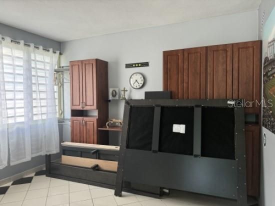 Active With Contract: $345,000 (3 beds, 3 baths, 1250 Square Feet)