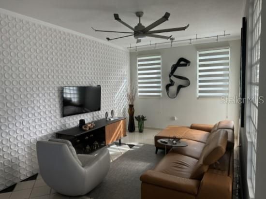 Active With Contract: $345,000 (3 beds, 3 baths, 1250 Square Feet)