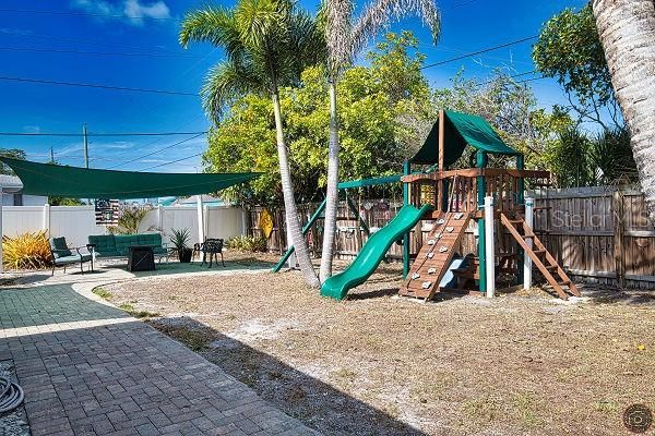 В аренду: $1,995 (2 спален, 2 ванн, 1135 Квадратных фут)