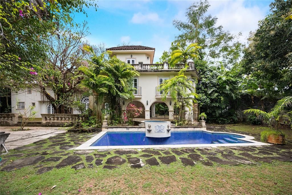 待售: $3,750,000 (5 贝兹, 4 浴室, 8040 平方英尺)