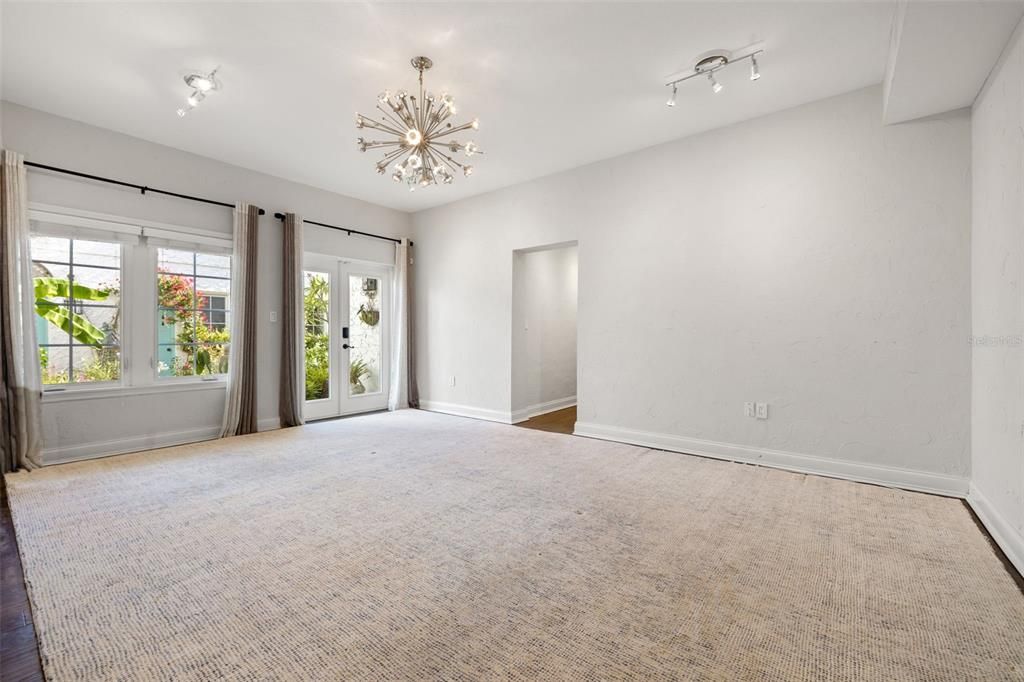 Activo con contrato: $1,750,000 (5 camas, 5 baños, 4456 Pies cuadrados)