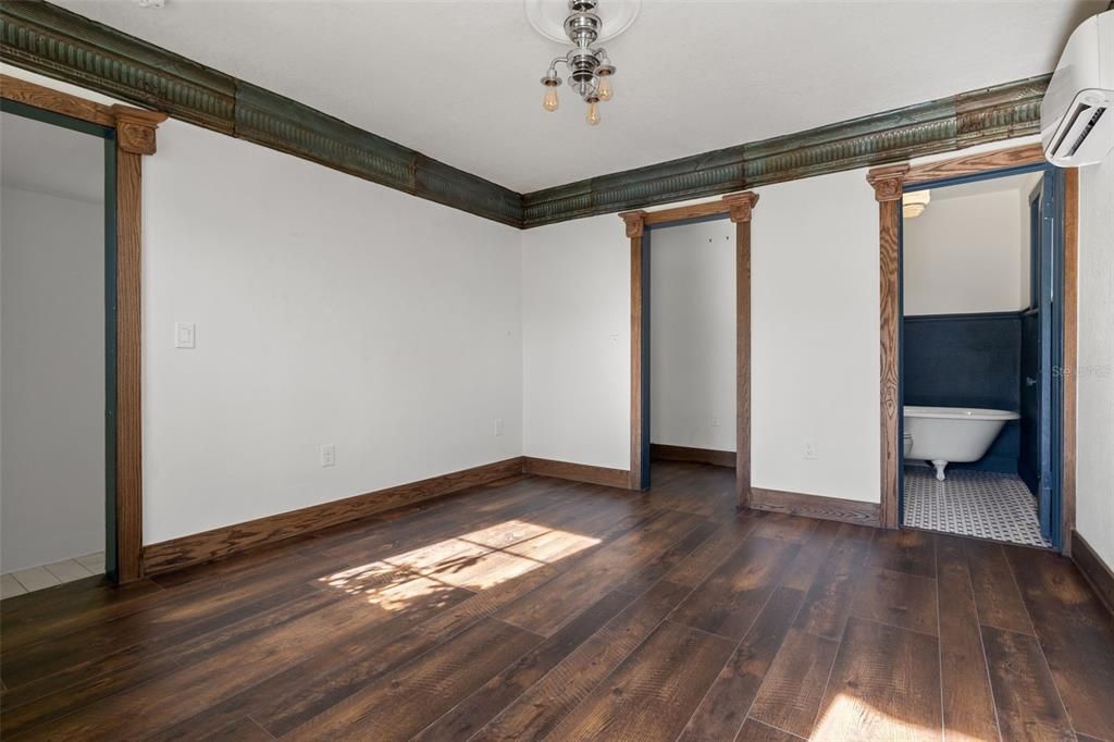 Activo con contrato: $1,750,000 (5 camas, 5 baños, 4456 Pies cuadrados)