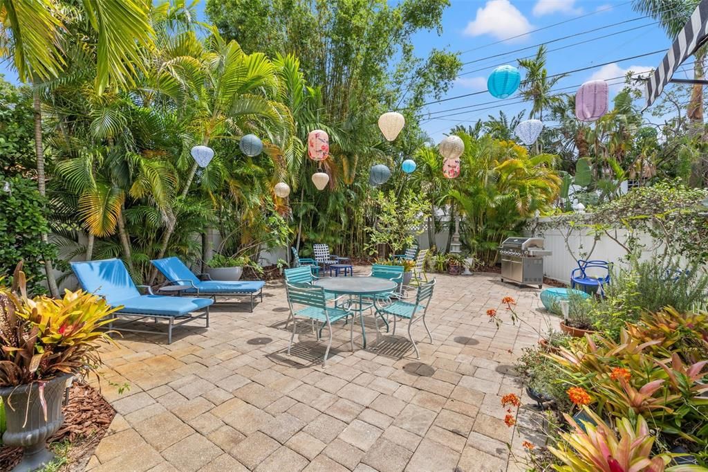 Activo con contrato: $1,750,000 (5 camas, 5 baños, 4456 Pies cuadrados)