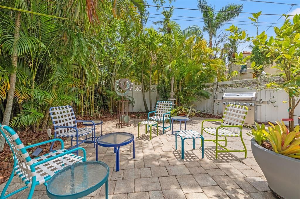 Activo con contrato: $1,750,000 (5 camas, 5 baños, 4456 Pies cuadrados)