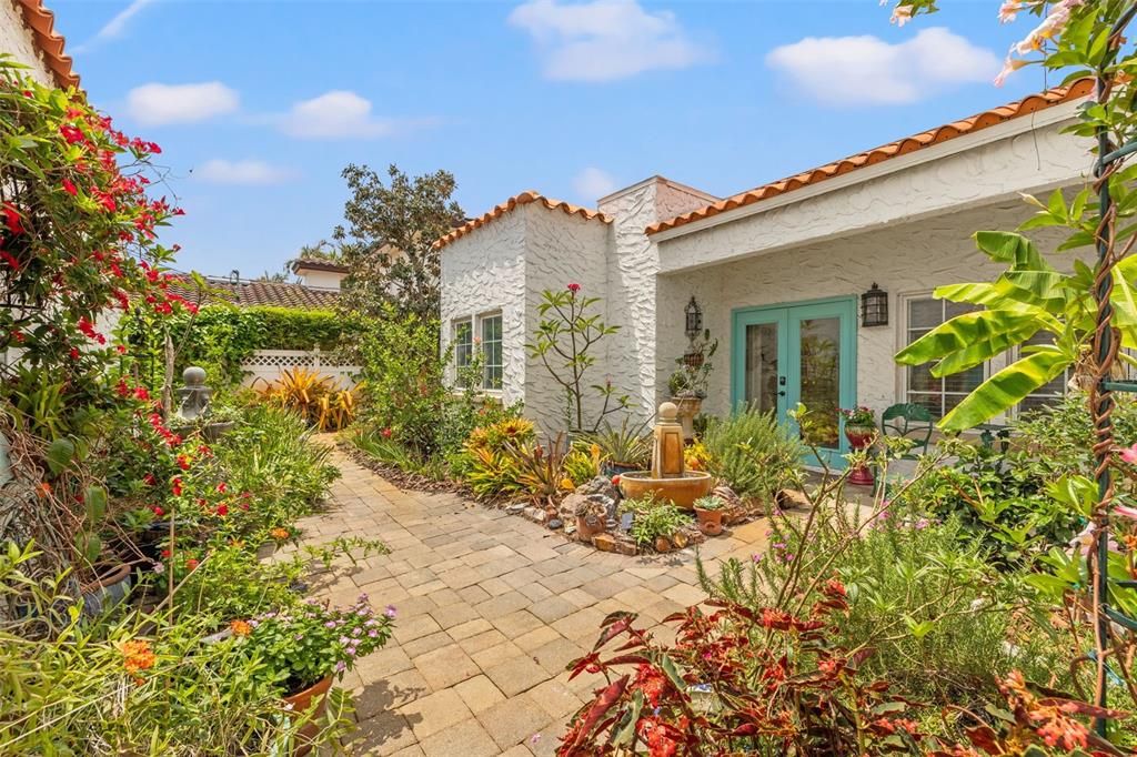 Activo con contrato: $1,750,000 (5 camas, 5 baños, 4456 Pies cuadrados)