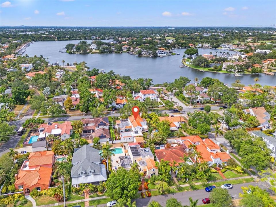 Activo con contrato: $1,750,000 (5 camas, 5 baños, 4456 Pies cuadrados)