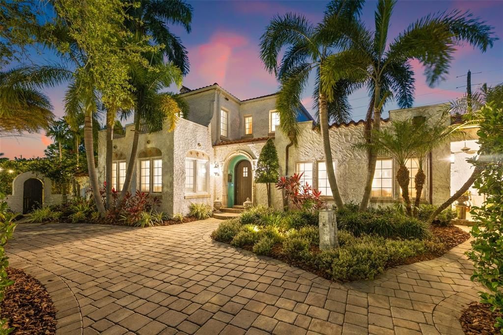 Activo con contrato: $1,750,000 (5 camas, 5 baños, 4456 Pies cuadrados)