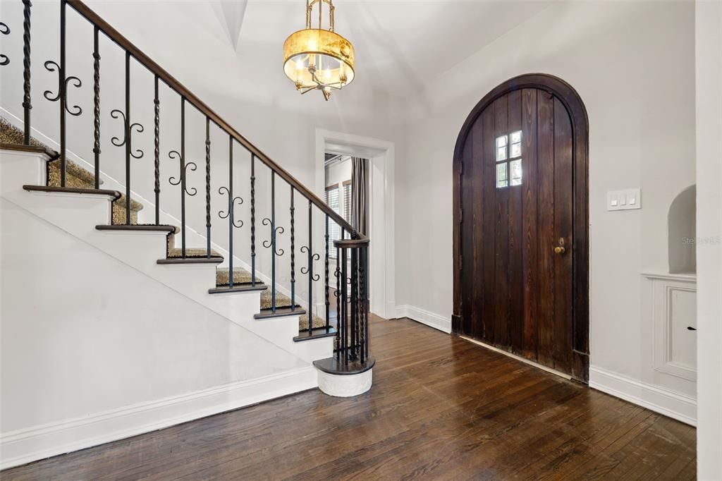 Activo con contrato: $1,750,000 (5 camas, 5 baños, 4456 Pies cuadrados)