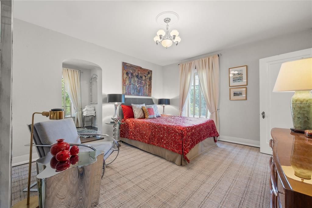 Activo con contrato: $1,750,000 (5 camas, 5 baños, 4456 Pies cuadrados)