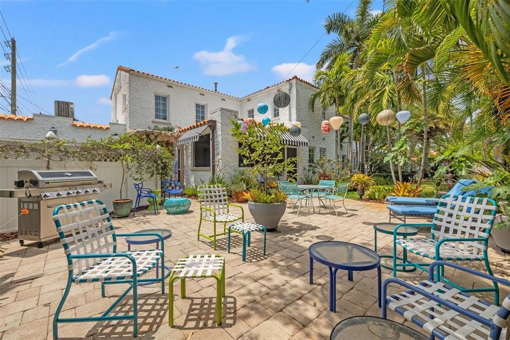 Activo con contrato: $1,750,000 (5 camas, 5 baños, 4456 Pies cuadrados)