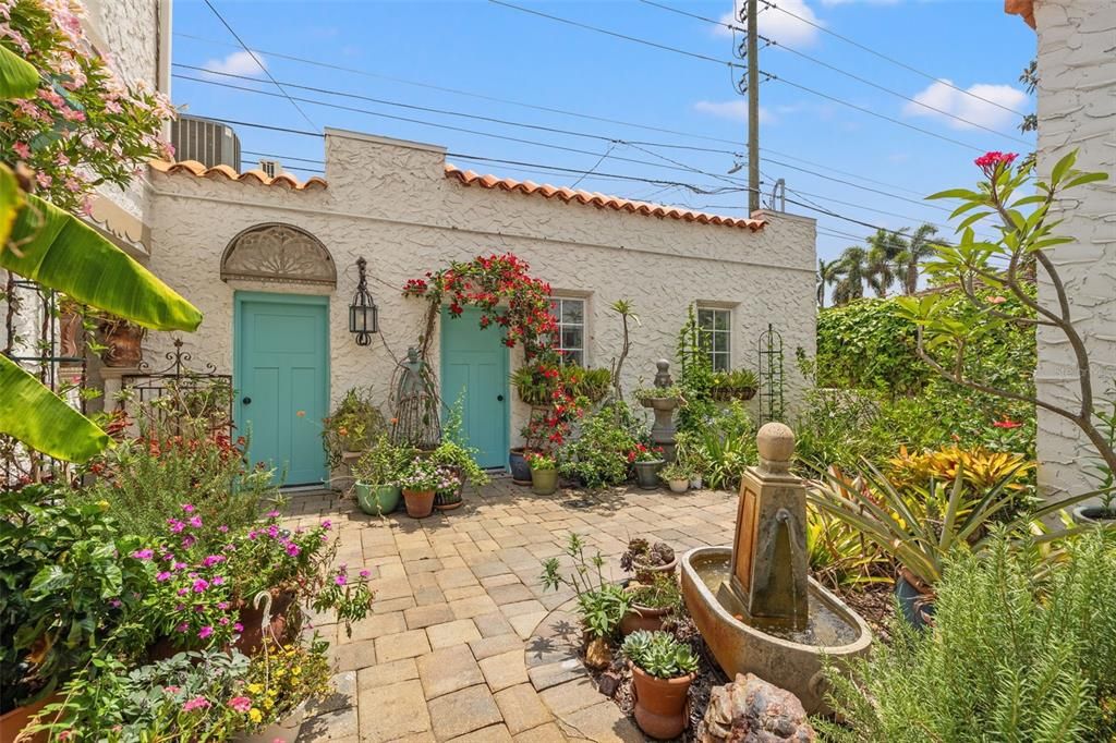 Activo con contrato: $1,750,000 (5 camas, 5 baños, 4456 Pies cuadrados)