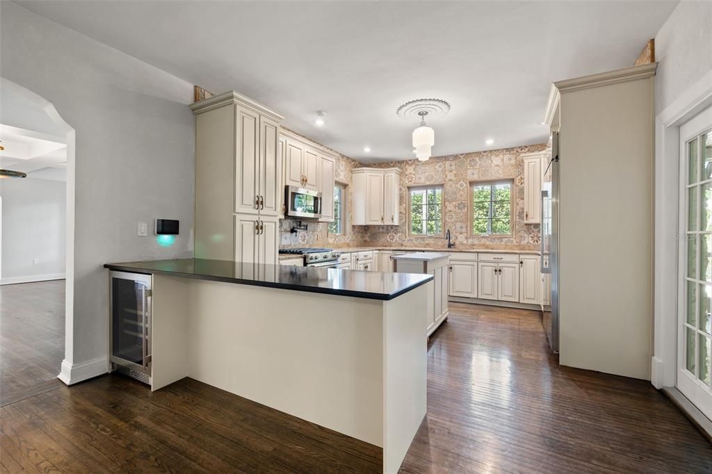 Activo con contrato: $1,750,000 (5 camas, 5 baños, 4456 Pies cuadrados)