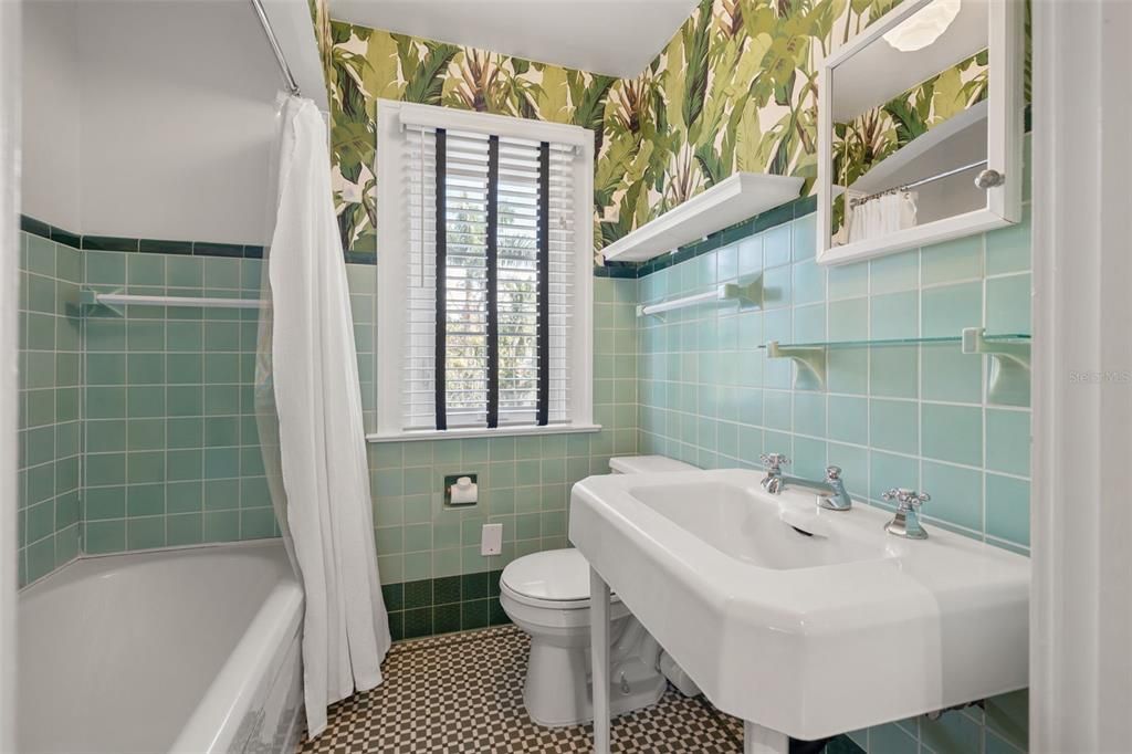 Activo con contrato: $1,750,000 (5 camas, 5 baños, 4456 Pies cuadrados)