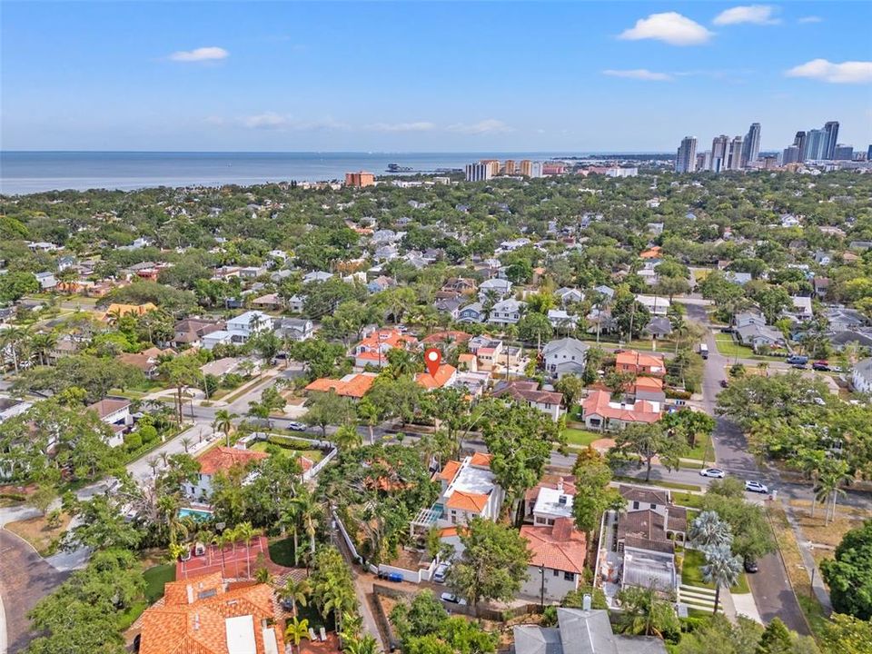 Activo con contrato: $1,750,000 (5 camas, 5 baños, 4456 Pies cuadrados)