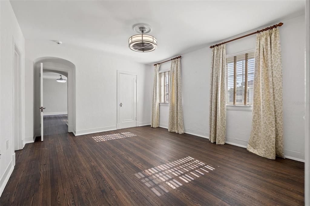 Activo con contrato: $1,750,000 (5 camas, 5 baños, 4456 Pies cuadrados)