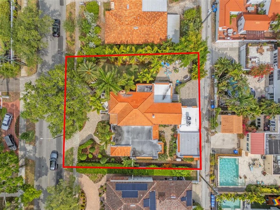 Activo con contrato: $1,750,000 (5 camas, 5 baños, 4456 Pies cuadrados)